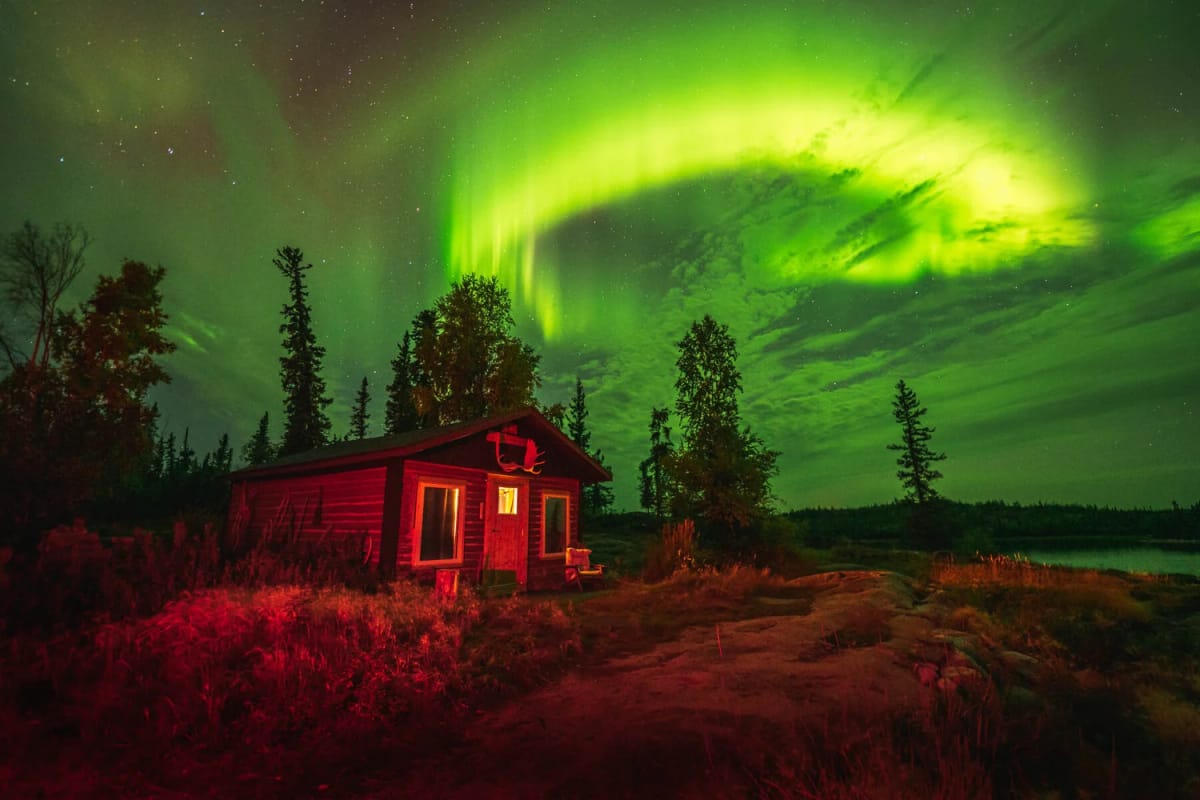 Blachford Lake Lodge — aurora viewing