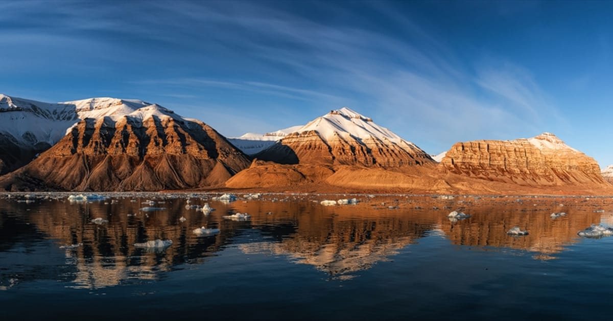 Svalbard — Longyearbyen — aurora viewing